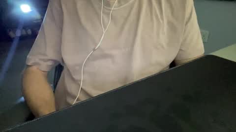 m_pete online show from October 6, 2025, 6:38 pm