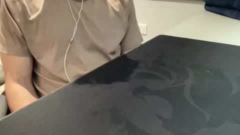 m_pete online show from October 13, 2025, 5:46 pm