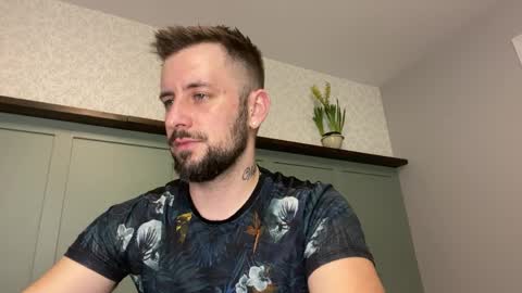 m_stephen online show from March 29, 2026, 3:17 am