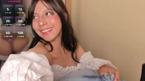 Snapshot of mabel_mjs chatting on March 5, 2025, 8:21 pm Mabel online show from March 5, 2025, 8:21 pm