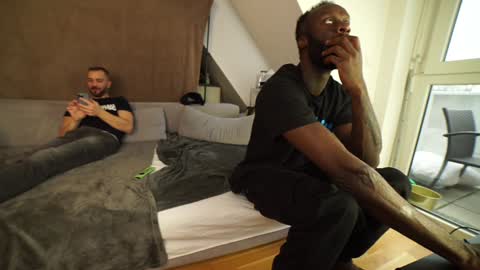 Mac Troy online show from December 8, 2024, 12:52 pm