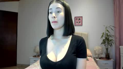 Macarena online show from September 22, 2025, 3:19 am