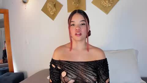 Macarena  online show from October 9, 2025, 8:40 pm