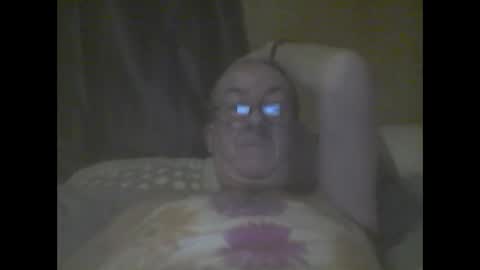 macbewdekan25 online show from December 8, 2024, 10:52 am