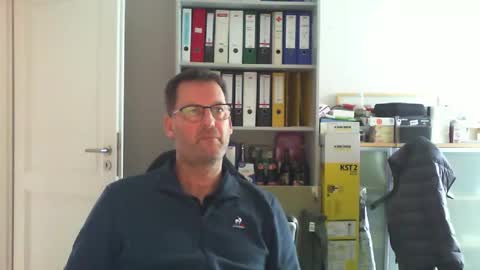 Snapshot of macfly67 chatting on October 31, 2025, 12:50 pm macfly67 online show from October 31, 2025, 12:50 pm