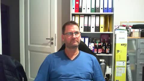 Snapshot of macfly67 chatting on November 18, 2025, 8:24 pm macfly67 online show from November 18, 2025, 8:24 pm