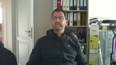 Snapshot of macfly67 chatting on December 1, 2025, 7:24 am macfly67 online show from December 1, 2025, 7:24 am