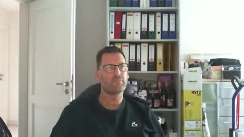 macfly67 online show from December 23, 2025, 9:51 am