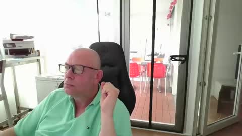 Snapshot of machinegun3dx chatting on October 13, 2025, 10:59 am Andy online show from October 13, 2025, 10:59 am