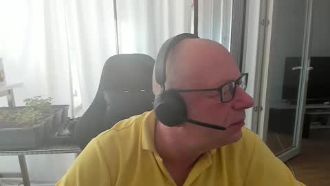 Andy online show from November 28, 2025, 8:50 am