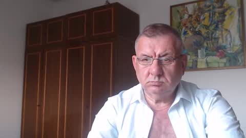 Macho online show from September 10, 2025, 4:07 pm