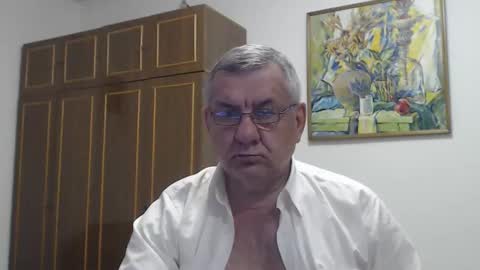 Macho online show from March 19, 2026, 7:51 pm