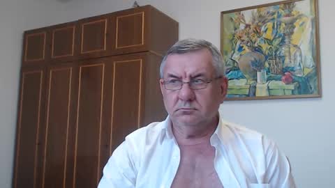 Macho online show from March 28, 2026, 3:33 pm