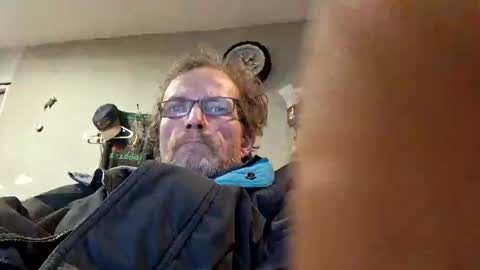 Snapshot of mackdog1369 chatting on February 17, 2025, 7:58 am mackdog1369 online show from February 17, 2025, 7:58 am