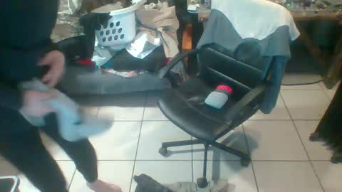 Snapshot of mackdog1369 chatting on February 18, 2025, 10:03 pm mackdog1369 online show from February 18, 2025, 10:03 pm