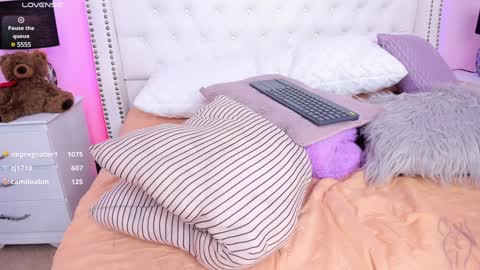 Snapshot of mackenzie_17 chatting on December 6, 2024, 7:32 am Mackenzie online show from December 6, 2024, 7:32 am