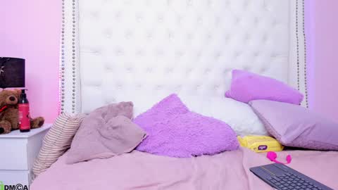 Snapshot of mackenzie_17 chatting on January 31, 2025, 8:32 am Mackenzie online show from January 31, 2025, 8:32 am