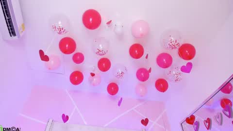 Snapshot of mackenzie_17 chatting on February 15, 2025, 4:58 am Mackenzie online show from February 15, 2025, 4:58 am