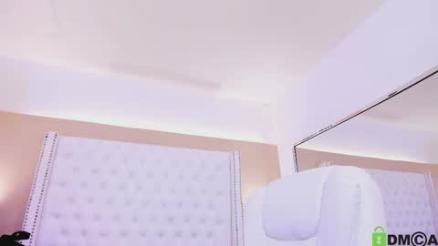 Snapshot of mackenzie_17 chatting on December 2, 2025, 4:18 am Mackenzie online show from December 2, 2025, 4:18 am