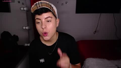 Snapshot of mackenziecameron chatting on January 31, 2025, 2:15 am MACKENZIE CAMERON online show from January 31, 2025, 2:15 am