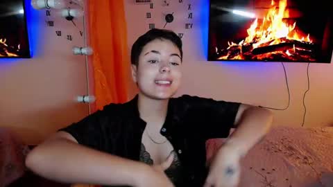 Snapshot of mackenziecameron chatting on March 3, 2025, 4:24 pm MACKENZIE CAMERON online show from March 3, 2025, 4:24 pm