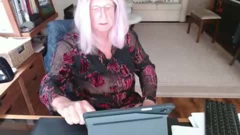 Snapshot of maclan7 chatting on May 18, 2026, 2:01 pm Deanne online show from May 18, 2026, 2:01 pm