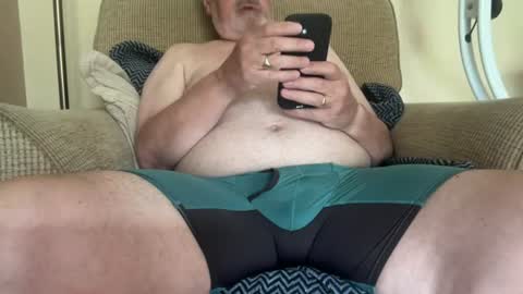 Snapshot of mad4itstill chatting on June 18, 2026, 8:58 am Ivor online show from June 18, 2026, 8:58 am