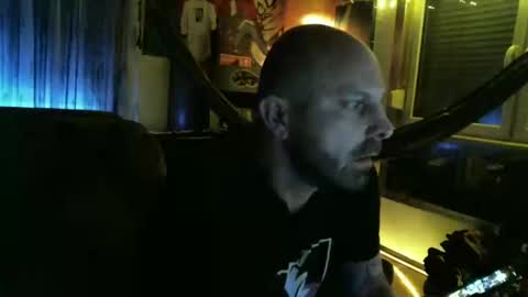 Manuel online show from March 1, 2025, 9:15 pm