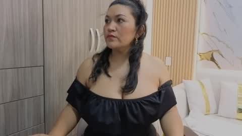 Madam Hott  online show from October 2, 2025, 3:46 am