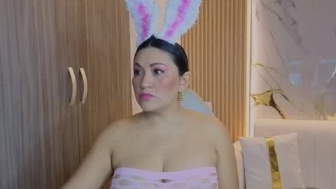 Madam Hott  online show from November 1, 2025, 3:52 am