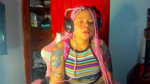 Snapshot of madam_sativa chatting on September 25, 2025, 2:04 am di online show from September 25, 2025, 2:04 am