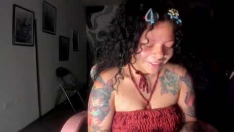 Snapshot of madam_sativa chatting on November 5, 2025, 3:17 am di online show from November 5, 2025, 3:17 am