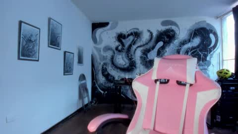 Snapshot of madam_sativa chatting on November 5, 2025, 8:09 pm di online show from November 5, 2025, 8:09 pm