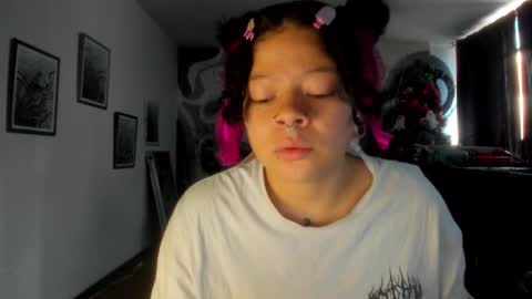 Snapshot of madam_sativa chatting on November 30, 2025, 4:00 pm di online show from November 30, 2025, 4:00 pm