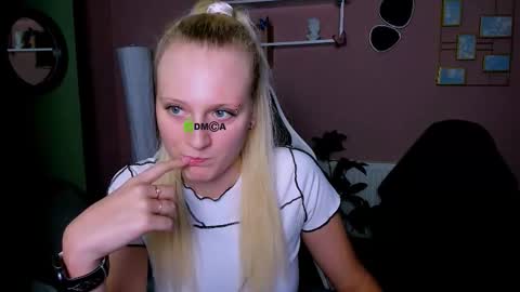 Snapshot of madam_ulis chatting on November 27, 2025, 2:19 pm Ulis online show from November 27, 2025, 2:19 pm