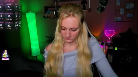 Snapshot of madam_ulis chatting on December 1, 2025, 10:20 am Ulis online show from December 1, 2025, 10:20 am