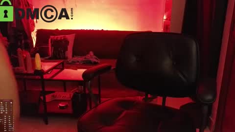 Snapshot of madame_lia chatting on October 18, 2025, 9:54 am Madame La online show from October 18, 2025, 9:54 am