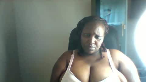 madame_pleasure40 online show from May 7, 2026, 10:31 am