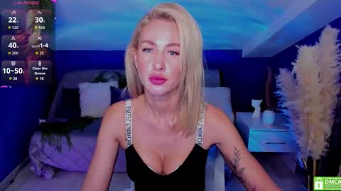 Evelyn online show from November 10, 2025, 6:45 am