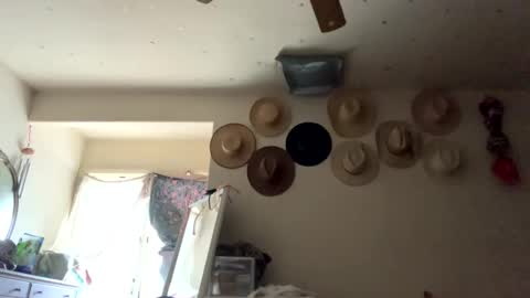 SummerPeach online show from December 24, 2024, 8:16 pm