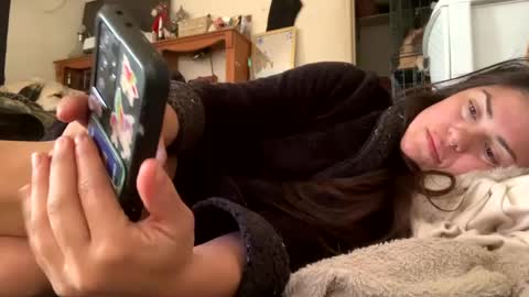 SummerPeach online show from January 22, 2025, 4:23 pm