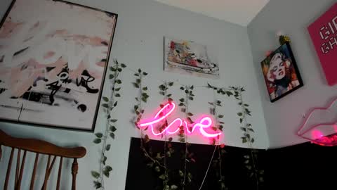 Snapshot of maddi_avalon chatting on February 13, 2025, 1:26 pm Maddi Avalon online show from February 13, 2025, 1:26 pm