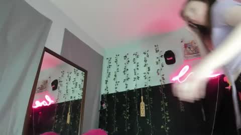 Maddi Avalon online show from December 21, 2025, 7:15 am