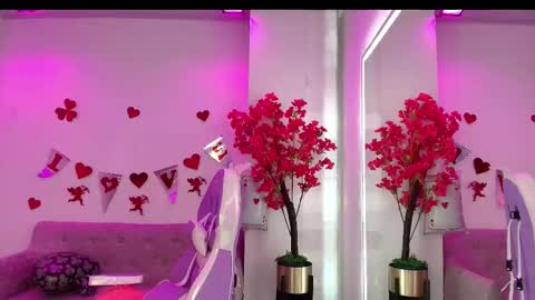 Snapshot of maddie_t18 chatting on February 16, 2026, 11:28 am maddie_t18 online show from February 16, 2026, 11:28 am