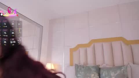    online show from October 5, 2025, 7:34 pm