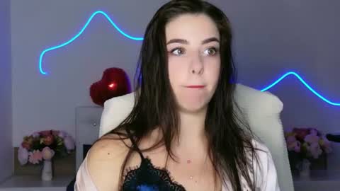 maddieperezz online show from June 25, 2026, 8:46 pm