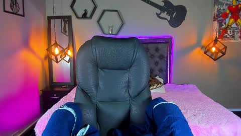 Snapshot of maddiiebrooks chatting on March 1, 2025, 2:23 pm Maddie online show from March 1, 2025, 2:23 pm