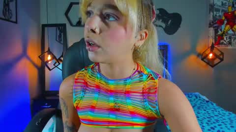 Snapshot of maddiiebrooks chatting on March 7, 2025, 7:38 pm Maddie online show from March 7, 2025, 7:38 pm