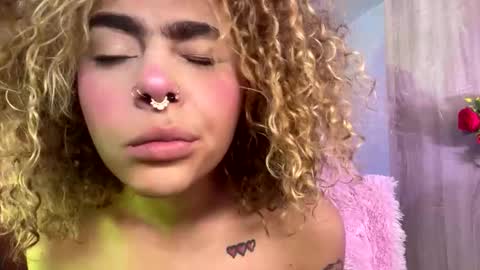 Snapshot of maddiiebrooks chatting on October 21, 2025, 6:08 pm Maddie online show from October 21, 2025, 6:08 pm