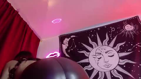 Snapshot of maddilust chatting on February 22, 2026, 2:04 pm Miss Lust online show from February 22, 2026, 2:04 pm